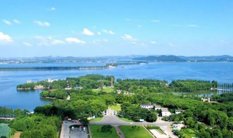 �������Y