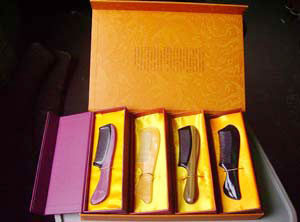 �������Y