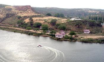 �������Y