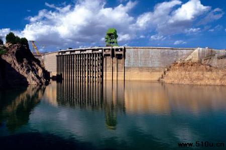 �������Y