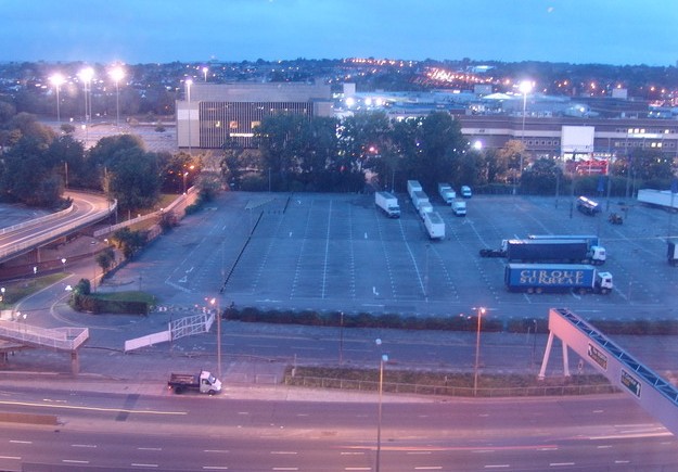 �������Y