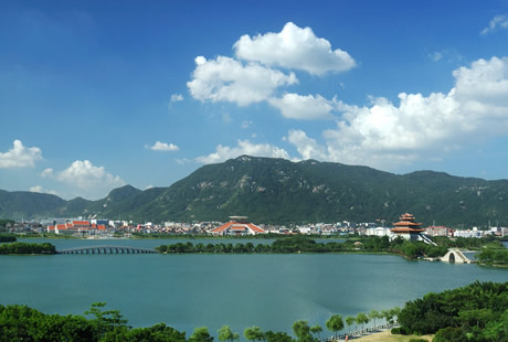 �������Y